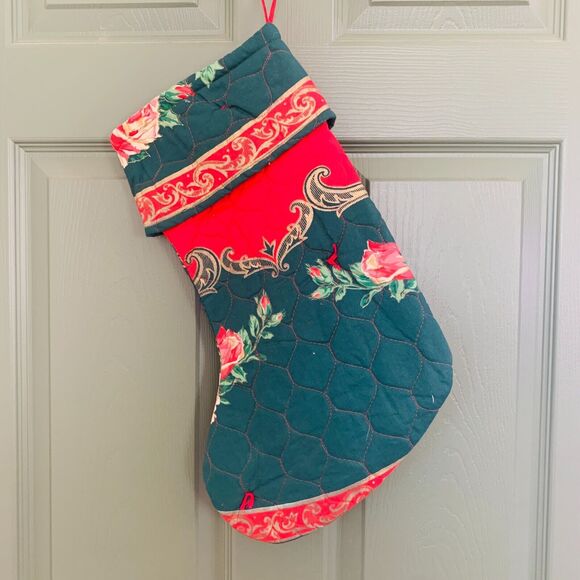Set of 2 Handmade Christmas Stockings Repurposed Quilted Red Green Cream 17 Inch - Picture 4 of 6